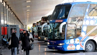 Nación deja de cubrir compensaciones por pasajes gratuitos a personas con discapacidad y niños con cáncer, pero el beneficio sigue vigente. Nación deja de cubrir compensaciones por pasajes gratuitos a personas con discapacidad y niños con cáncer, pero el beneficio sigue vigente.