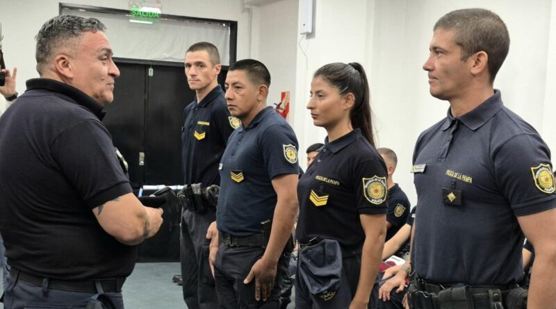 La Policía de La Pampa moderniza su imagen: autorizan el uso de barba y renuevan los uniformes
