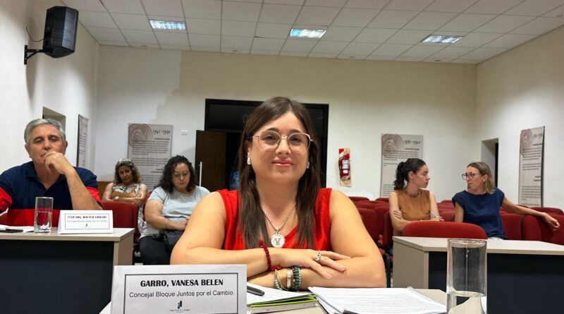 Ingeniero Luiggi: Vanessa Garro denunció que hackearon un Facebook.