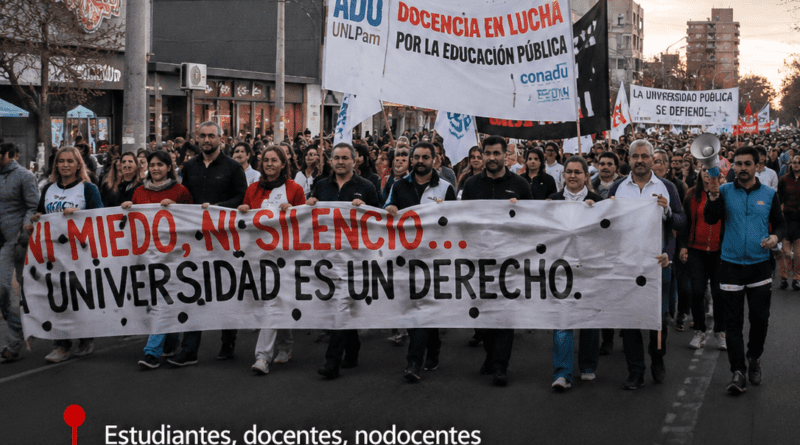 Masivo respaldo a la UNLPam: marchas en Santa Rosa y Pico contra el desfinanciamiento universitario
