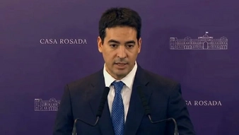 Ravier debutó como vocero presidencial: «Es un honor ser la voz del Presidente».