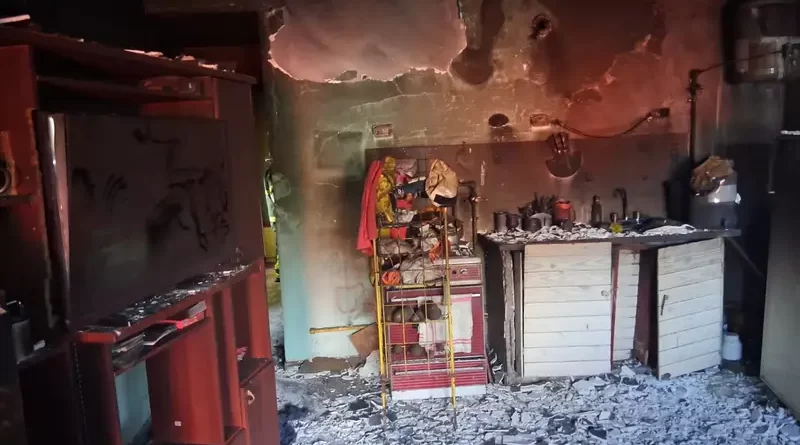 INCENDIO EN UNA VIVIENDA: CONVOCAN A UNA COLECTA SOLIDARIA PARA AYUDAR A LA FAMILIA AFECTADA.