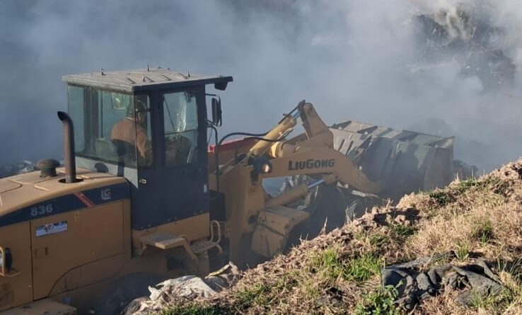 “🚨 Alerta a las 6:20: incendio en una cava de la planta de reciclado de Ingeniero Luiggi”.