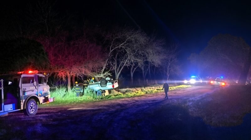 🚨 Incidente en Trenel: un hombre habría sustraído una camioneta que luego terminó volcada.
