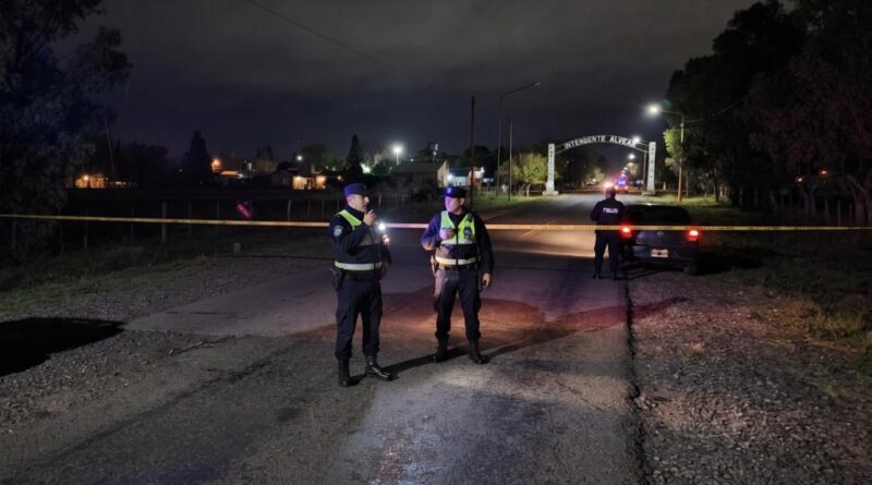 Violento asalto en Intendente Alvear: despliegan un operativo cerrojo para dar con los delincuentes.